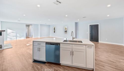 7960 Amestoy Ave, Van Nuys CA  91406-1603 exterior