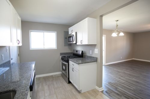 100 Fairwood Dr, Lemont IL  60440-2809 exterior