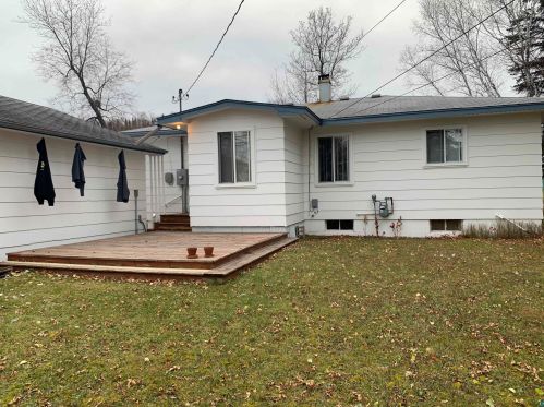 25 Garden Dr, Silver Bay, MN 55614-1206