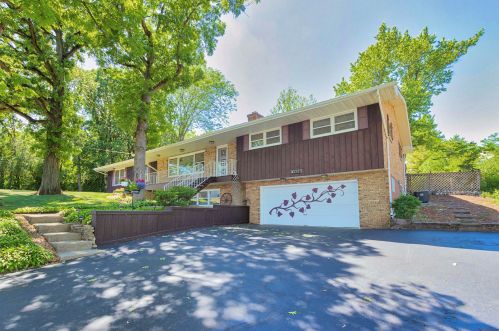 4505 Wildwood Dr, Bull Valley, IL 60014-2544