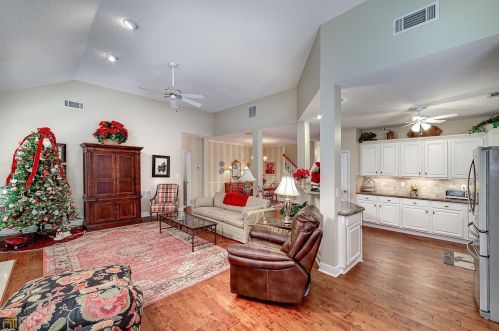 142 Wexford Ct, Stockbridge GA  30281-6306 exterior