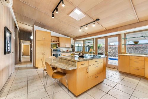 321 Halemaumau Pl, Honolulu HI  96821-2107 exterior