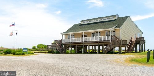 1217 Pine Ave, Shady Side MD 20764-9575 exterior