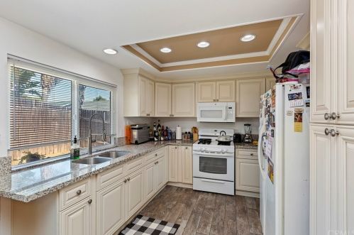 6278 Cross River Dr, Riverside CA  92509-6935 exterior