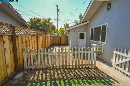1427 El Dorado Dr, Concord CA  94518-1227 exterior