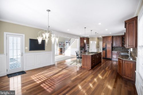 285 Mt Laurel Rd, Mount Laurel NJ  08054-9557 exterior
