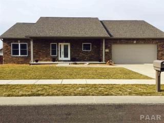 1835 Meadow Ln, Pekin, IL 61554-8691