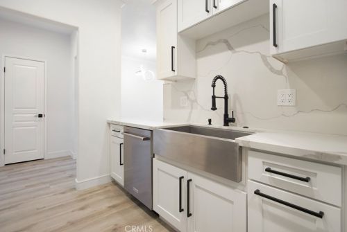 2117 Watermarke Pl, Irvine CA  92612-1698 exterior