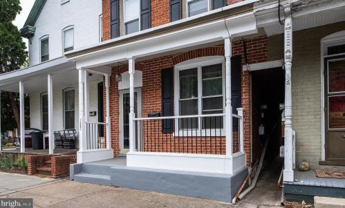 127 Walnut St, Carlisle PA  17013-3836 exterior