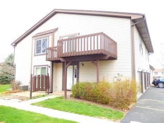 1527 Timberwood Ct, Sycamore, IL 60178-2792