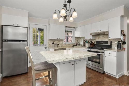 99 Monica Rd, Greenwich CT  06831-5024 exterior