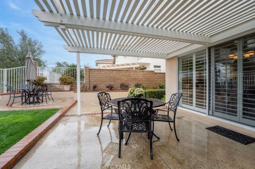 405 Laureltree Dr, Anaheim CA  92808-1648 exterior