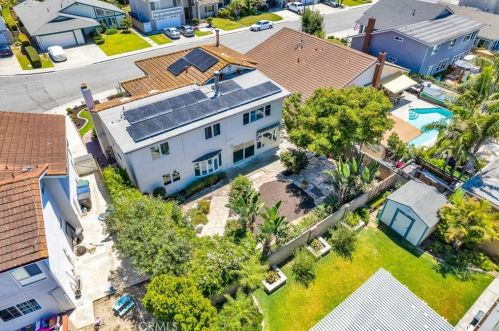 9781 Cathay Cir, Huntington Beach CA  92646-4817 exterior