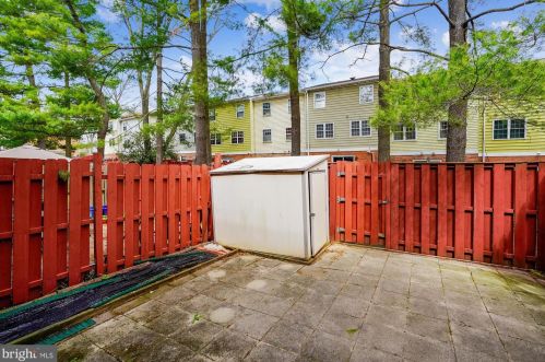 7844 Snead Ln, Falls Church, VA 22043-3510
