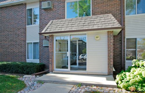 1147 Miller Ln, Buffalo Grove, IL 60089-4283