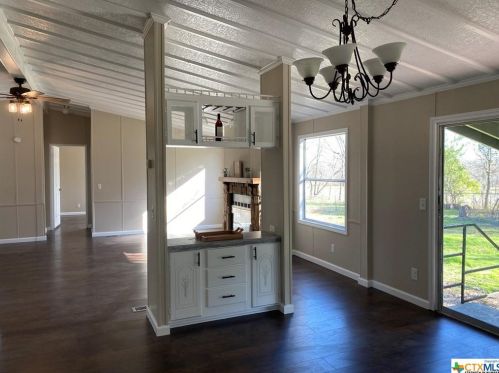 401 Troell St, Seguin TX 78155-7241 exterior