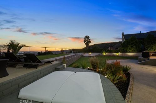 1130 Old Phillips Rd, Glendale CA  91207-1112 exterior