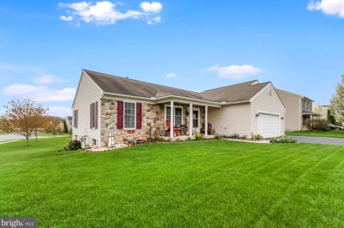 10 Clary Way, York, PA 17404-8291