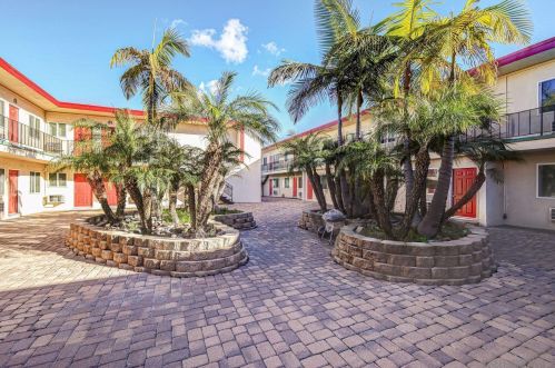 2874 B St, San Diego, CA 92102-2244