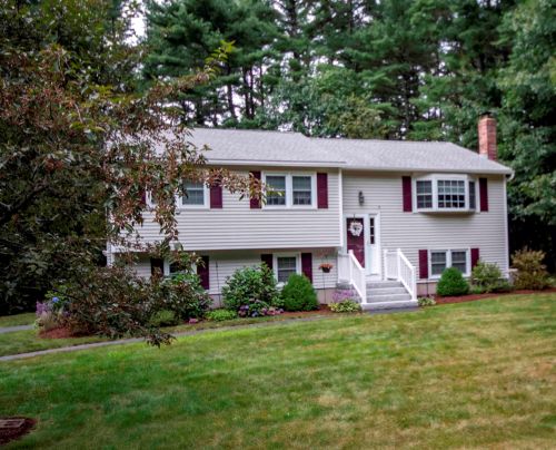 5 Overlook Ave, Londonderry, NH 03053-3815