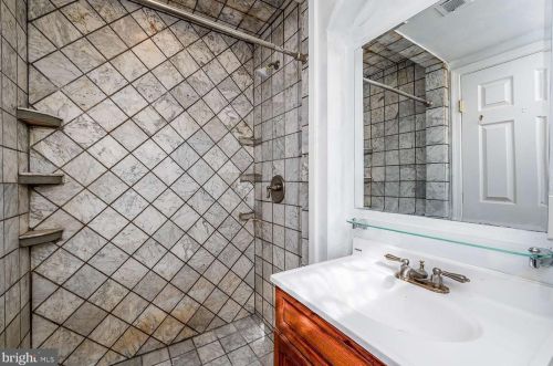 315 Valley Brook Dr, Silver Spring MD 20904-2955 exterior