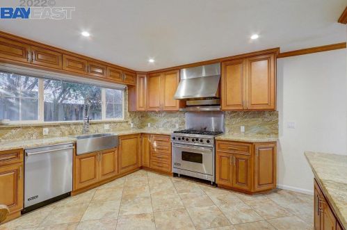 11701 Amarillo Ct, Pleasanton, CA 94568-2217