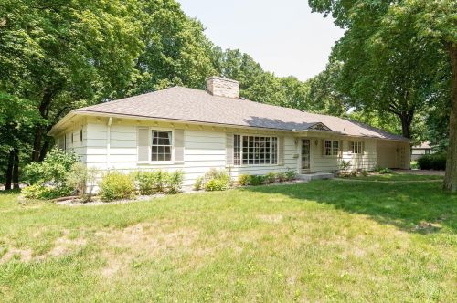 100 Glencrest Dr, Mankato, MN 56001-4507