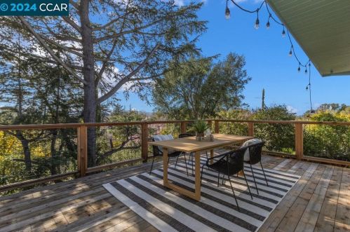 1945 Encima Dr, Concord CA  94519-2207 exterior