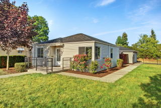 1047 Rochester St, Tacoma WA  98465-1837 exterior