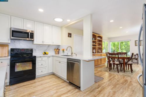 3381 El Monte Dr, Concord CA  94519-2806 exterior