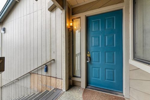 698 Dorothy Way, Auburn, CA 95603-3864