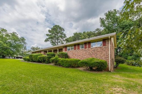 2758 Hickory Ln, Lithonia, GA 30078-3609