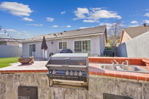 250 Sagamore St, Anaheim CA  92807-2811 exterior