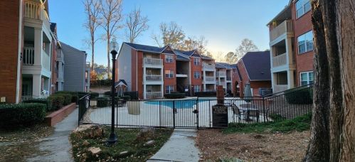 2059 Chastain Park Ct, Atlanta GA  30342-3245 exterior