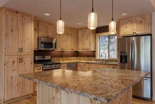 11847 Snowpeak Way, Truckee, CA 96161-7065