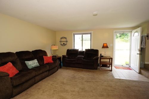 125 Treadway Ln, Londonderry, NH 03053-3605