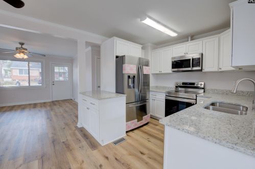 1235 Jensen St, Cayce-West Columbia, SC 29169-6409