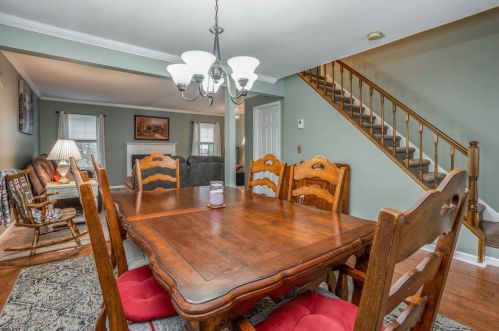 312 Jamestown Ct, Flemington, NJ 08822-2075