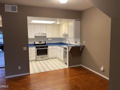 2186 Blackberry Cir, Oxnard, CA 93036-9064