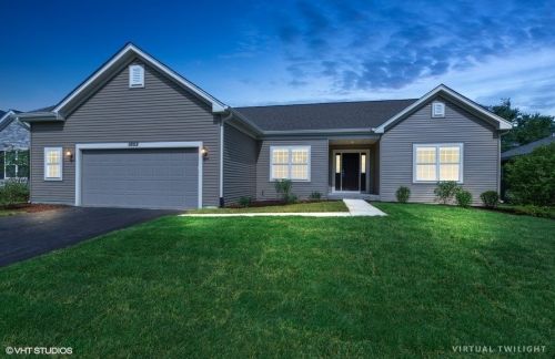 1052 Bailey Rd, Sycamore, IL 60178-2924