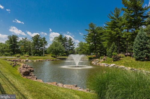 22 Valleybrook Dr, Lancaster PA  17601-4623 exterior