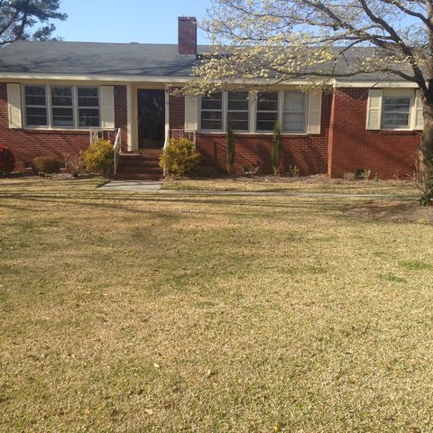 323 Lodge St, Teachey, NC 28464-9517