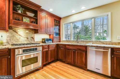 36 Whittier Pkwy, Severna Park MD 21146-3051 exterior