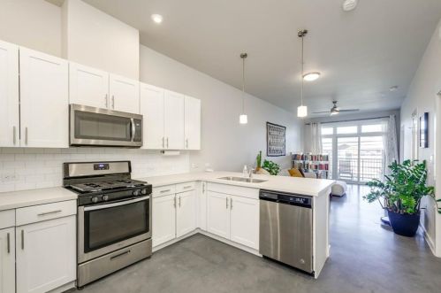 1301 Chicon St, Austin, TX 78702-2115