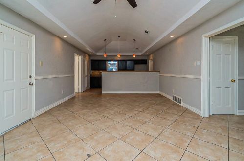 2401 Weiler Blvd, Fort Worth TX  76112-5042 exterior