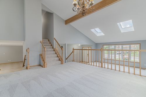 651 Western Ln, Addison, IL 60101-1595