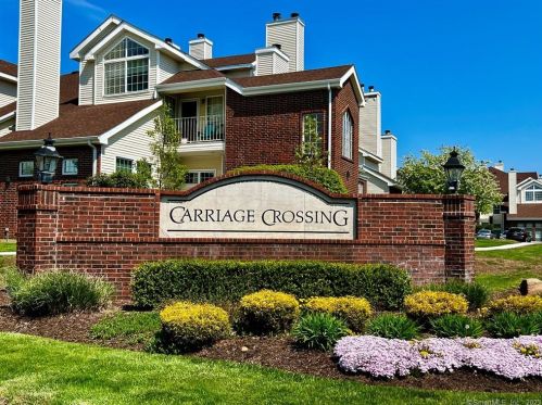 262 Carriage Crossing Ln, Middletown, CT 06457-5864