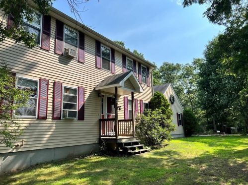 27 Greenridge Ct, West Greenwich, RI 02817-2086
