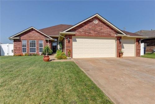 2105 159th St, Edmond, OK 73013-1660