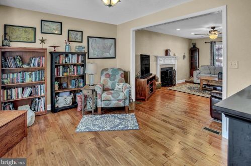 70 Pne Crk Dr, Carlisle PA  17013-9675 exterior